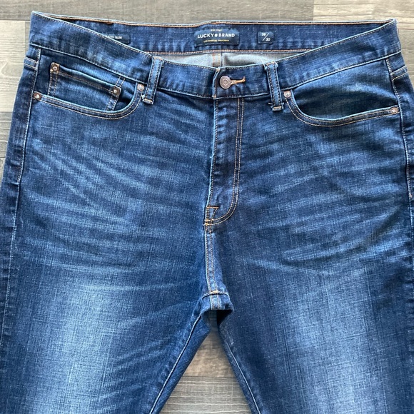38x30 Lucky Brand 410 Athletic Fit Jeans Men's Blue Dark Wash Stretch 7MP1965T2 - Picture 3 of 14